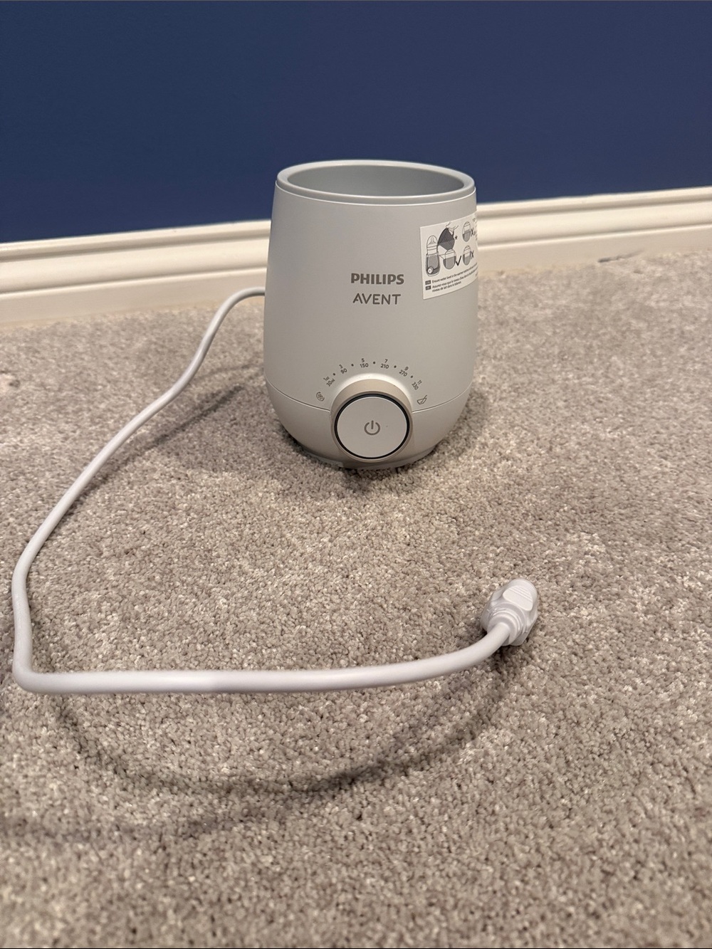 Philips Avent Bottle Warmer in Light Gray and White